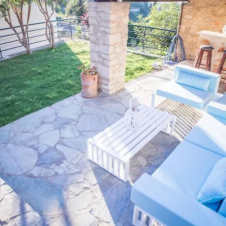 Ventus, 40sqm Private Pool & Hot Tub! Roussospition