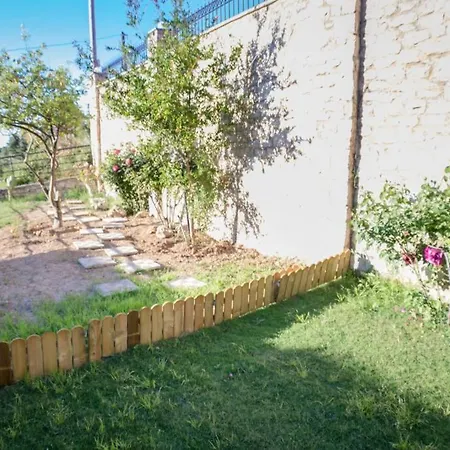 Ventus, 40sqm Private Pool & Hot Tub! Apartment