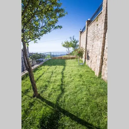 Ventus, 40sqm Private Pool & Hot Tub! Apartment