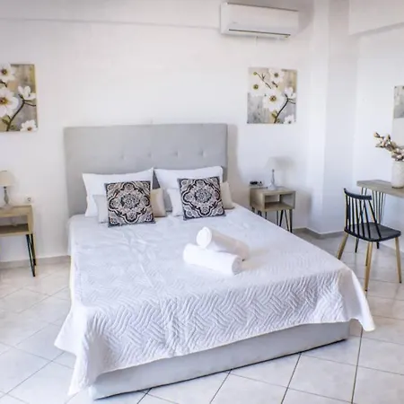 Apartment Ventus, 40sqm Private Pool & Hot Tub! Roussospition
