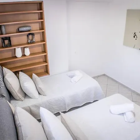 Apartment Ventus, 40sqm Private Pool & Hot Tub!